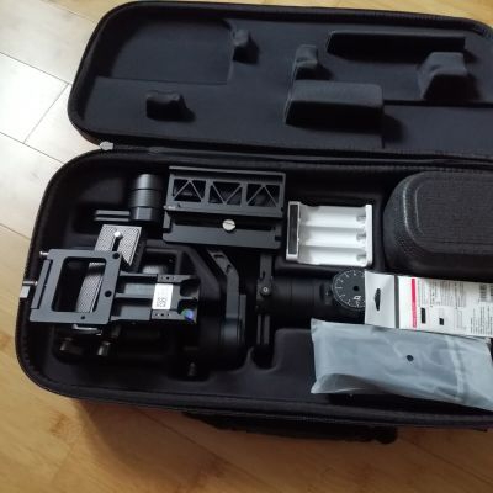 Stabilisateur Zhiyun Crane 2 + Barre/Grip de stabilisation. - Photo 3 sur 3
