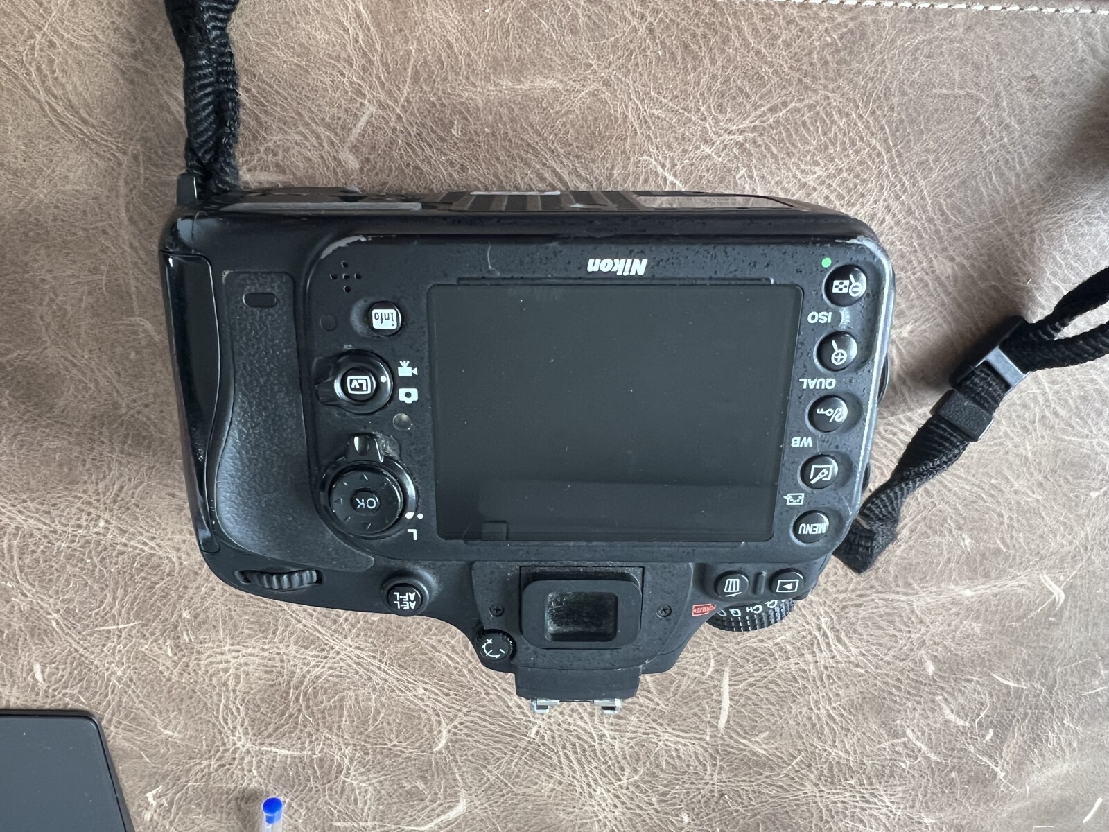 Nikon D610 - Photo 2 sur 3