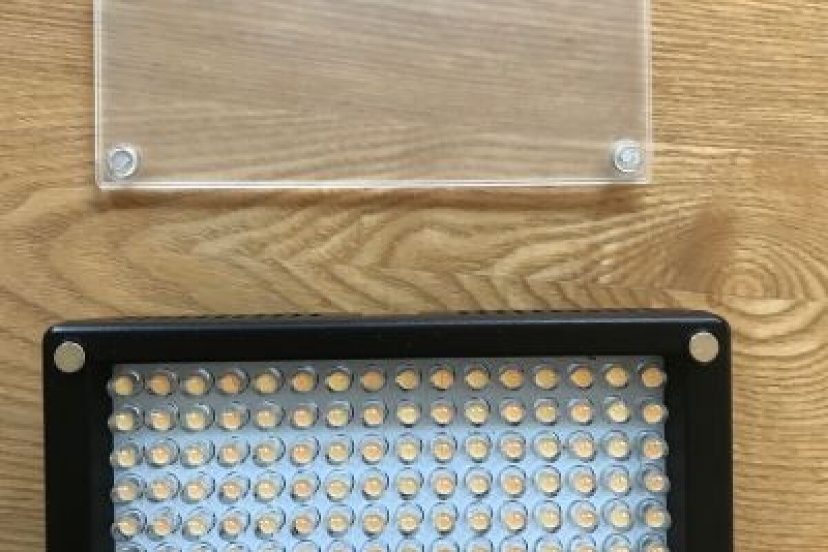 Location Eclairage d'appoint LED (réglages température lumière et puissance) - Lightyshare
