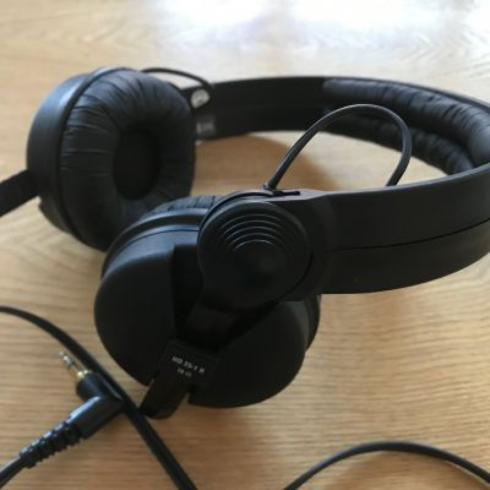 Casque SENNHEISER HD 25 - Photo 2 sur 4