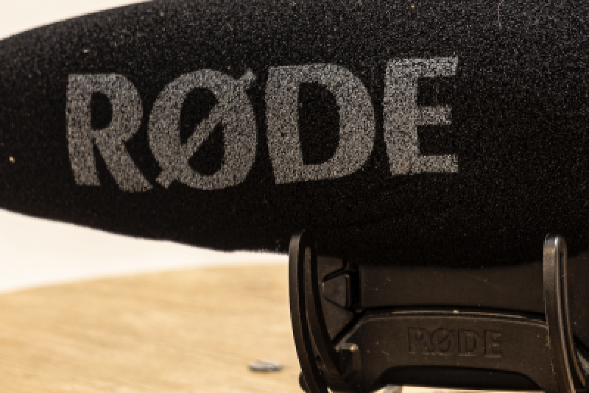 Location Rode VideoMic Pro+ - Lightyshare