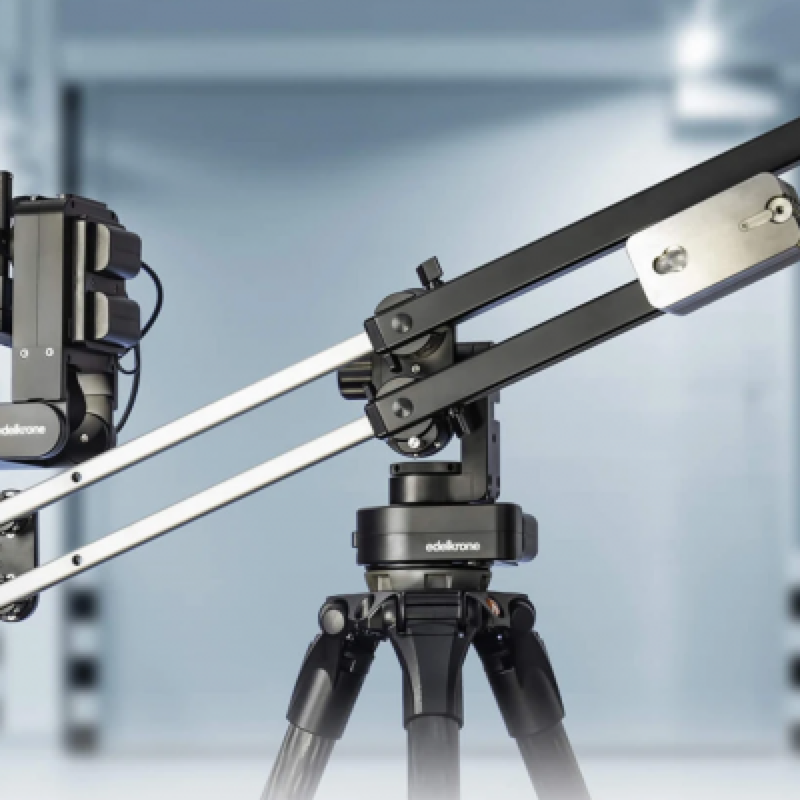 Edelkrone JibOne #fulloptions (grue motorisée, HeadPlus, follow focus, pan pro) - Photo 1 sur 2