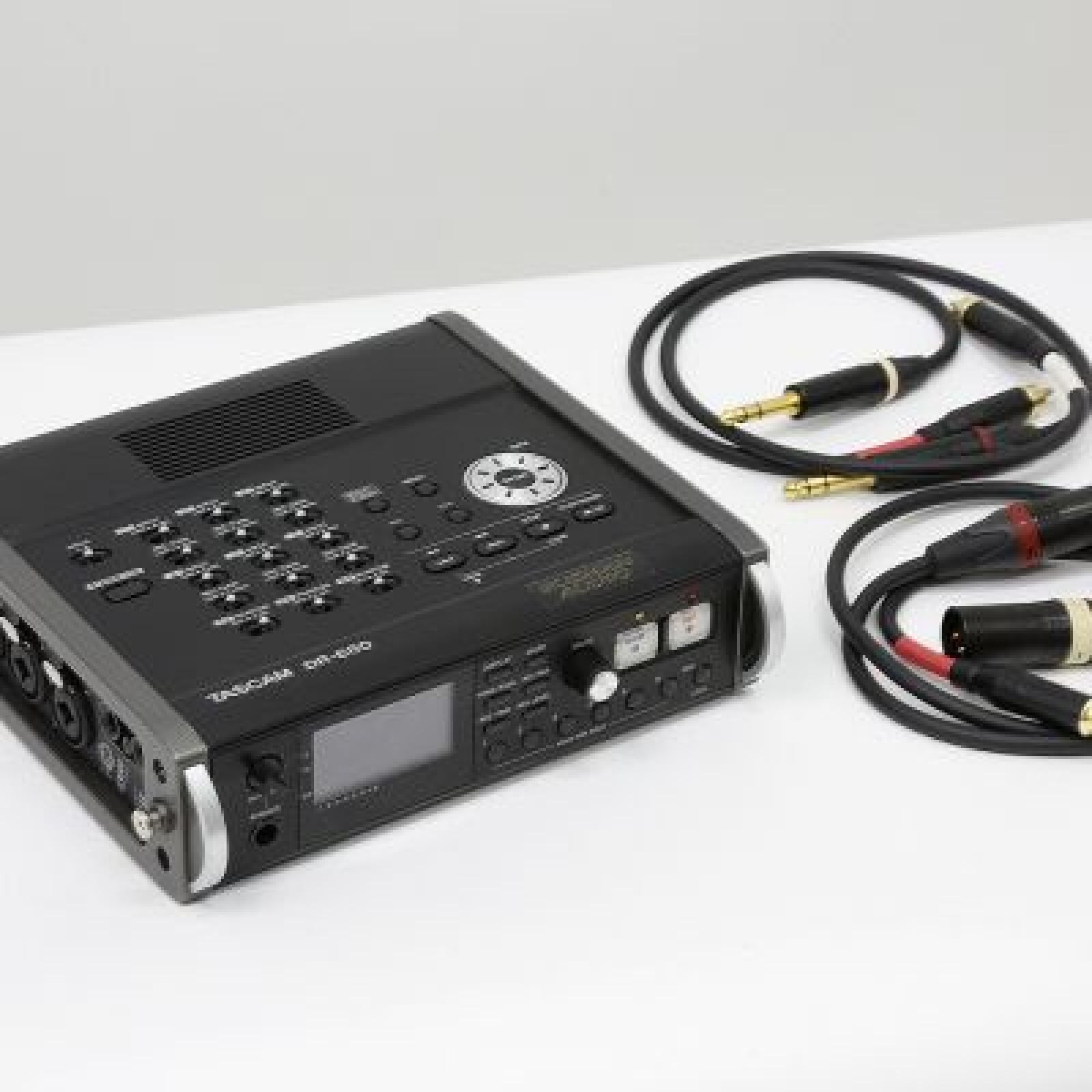 Tascam DR-680 (Pre-amplis Busman - modification de qualité) + Cables - Photo 1 sur 5