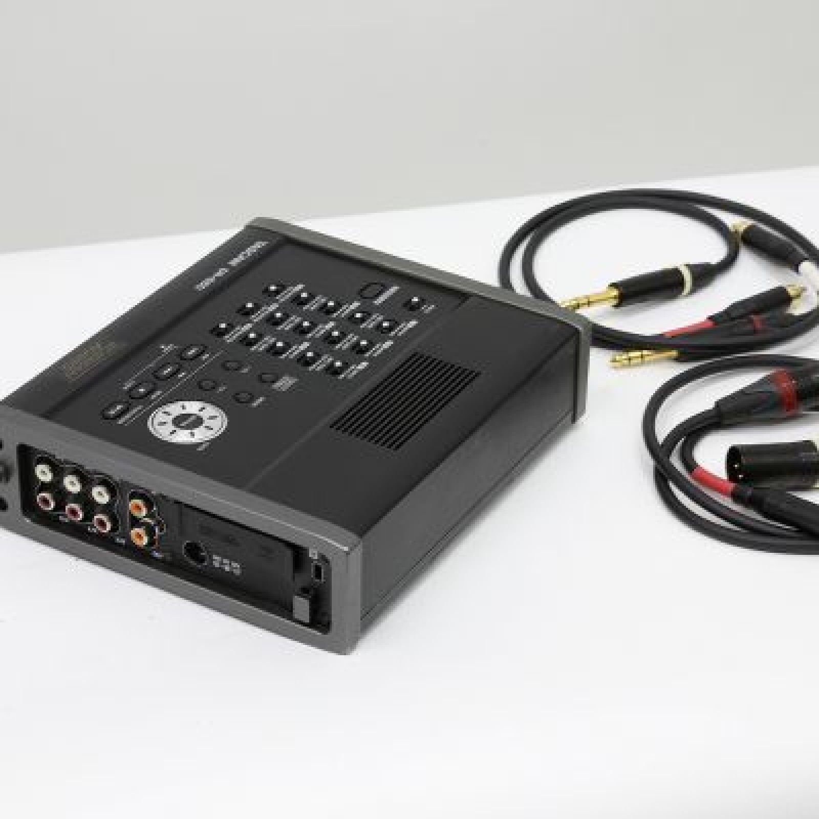 Tascam DR-680 (Pre-amplis Busman - modification de qualité) + Cables - Photo 2 sur 5