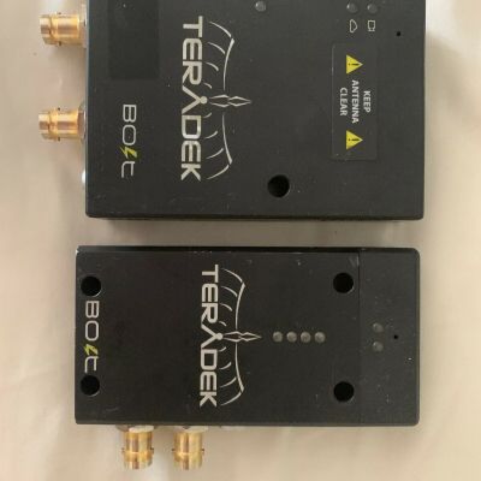 Teradek Bolt 300 SDI 1Tx/1Rx alim D-tape - Photo 2 sur 2