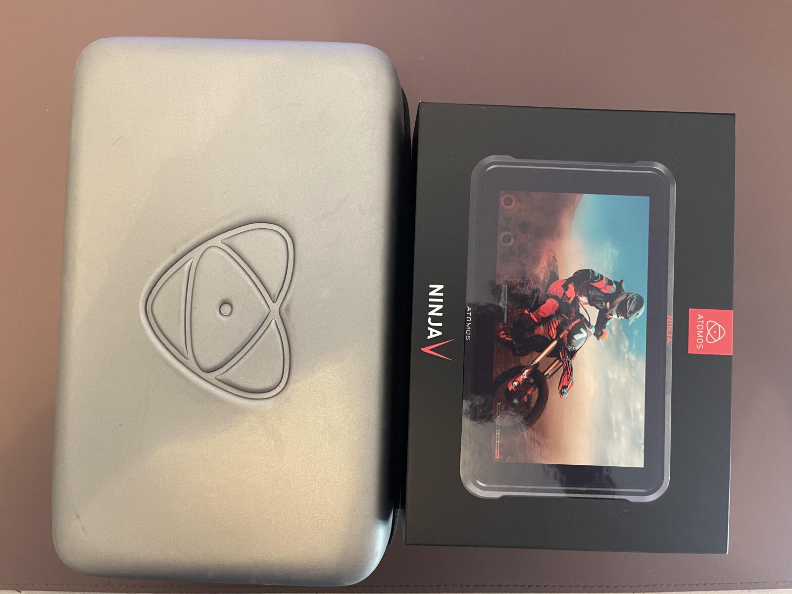 Atomos  - Photo 1 sur 5