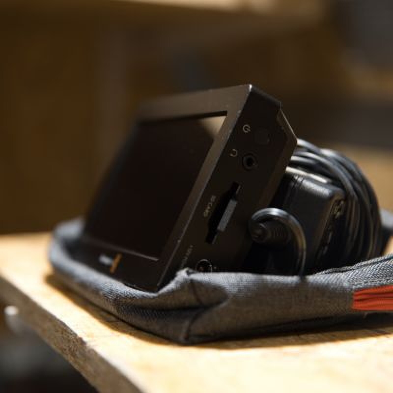 VIDEO ASSIST 5'' #BLACKMAGIC - Photo 2 sur 2