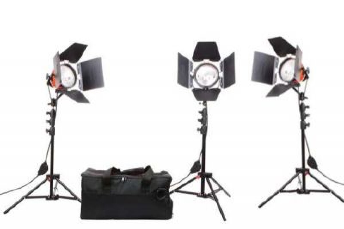 Location Kit 3 X Mandarines 800W / Dimmable & Focalisable - Lightyshare