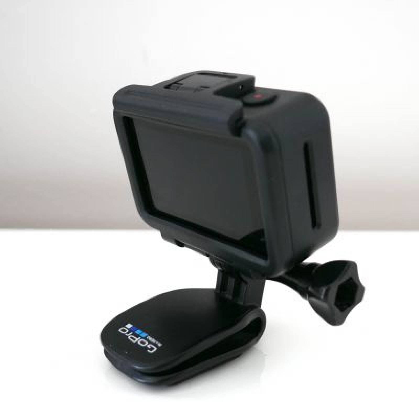 Osmo Action + Monture + Pince GoPro + Carte SD 64Go + Cable de recharge - Photo 4 sur 4