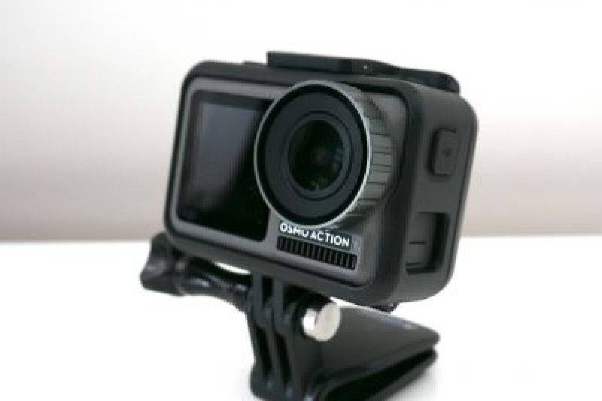 Location Osmo Action + Monture + Pince GoPro + Carte SD 64Go + Cable de recharge - Lightyshare