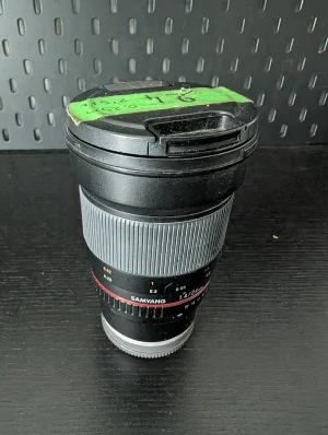 Location Samyang 24mm