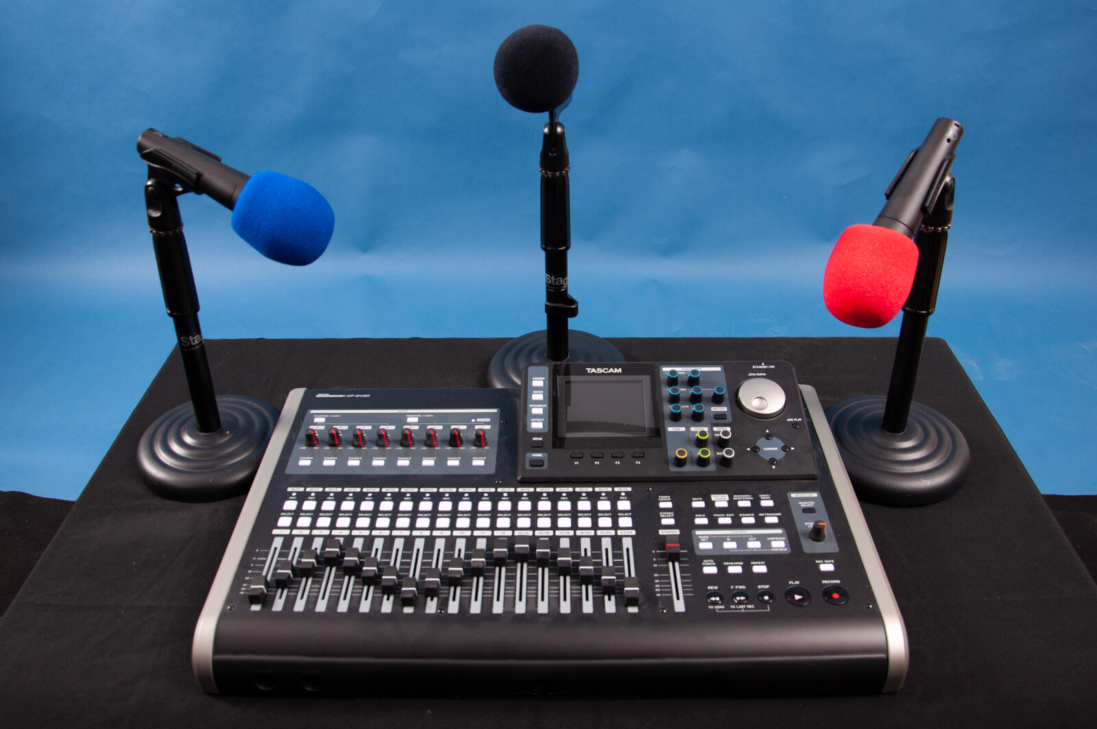 Kit d'enregistrement pour Podcast 6 Micros - Photo 1 sur 4
