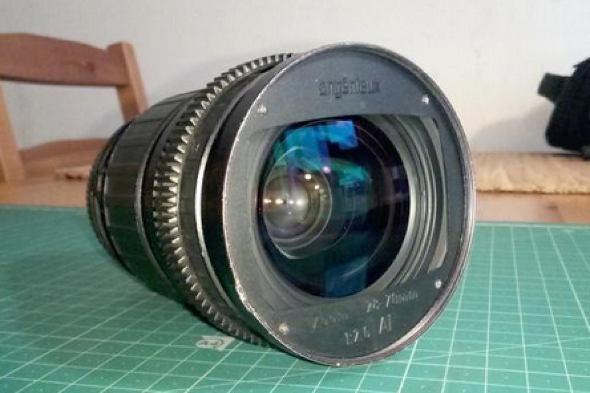 Location Zoom ANGENIEUX classique FF 28-70  T2.6 - monture Canon EF - Lightyshare