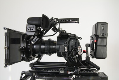 Location BMPCC 6K PRO (pack 3 basique)----vs--- Ursa Mini Pro / Red Komodo / S1H / Canon C300 /