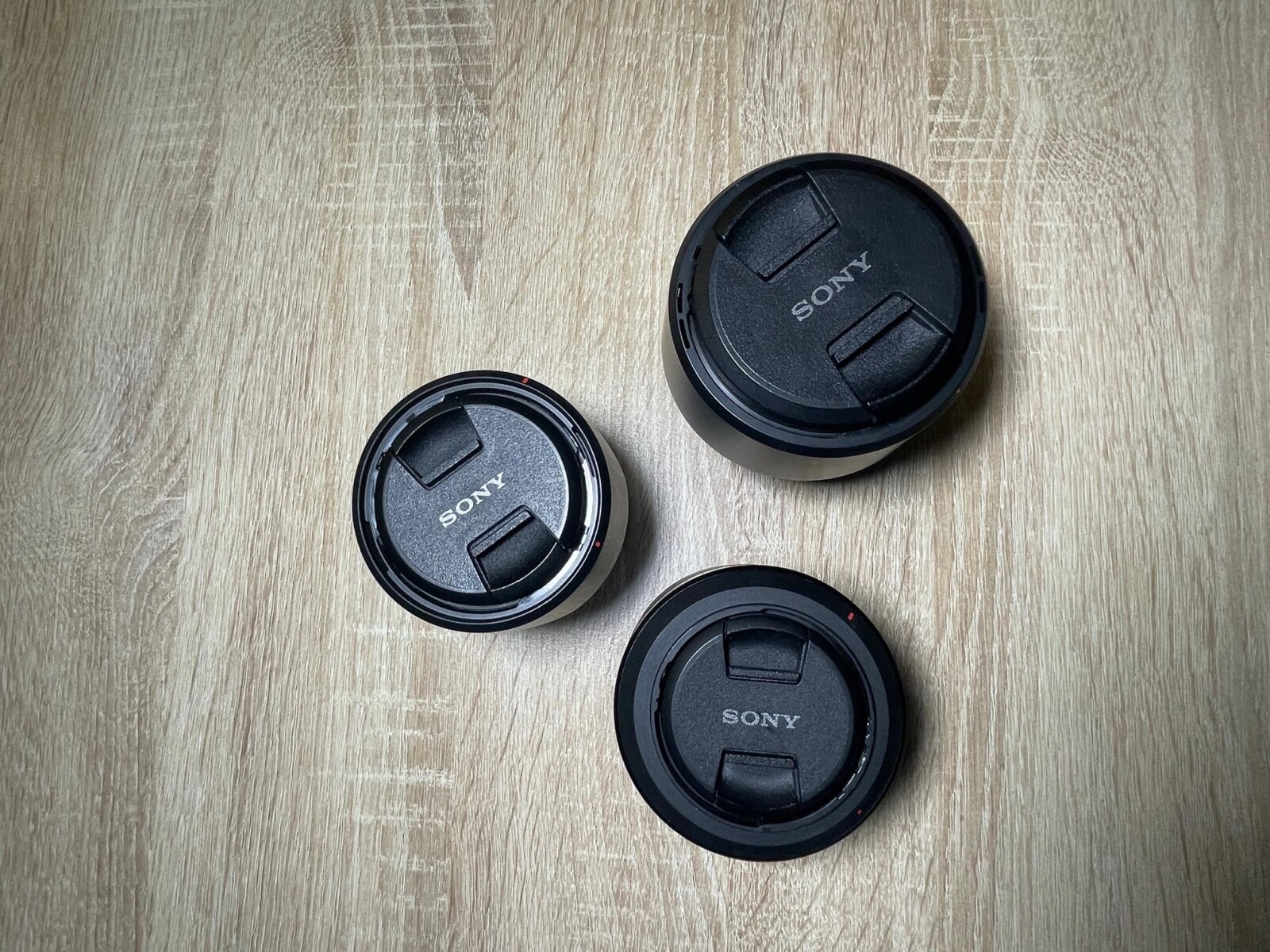 Pack Objectifs Sony Fixes 35mm / 55mm / 85mm F.1.8 - Photo 1 sur 1
