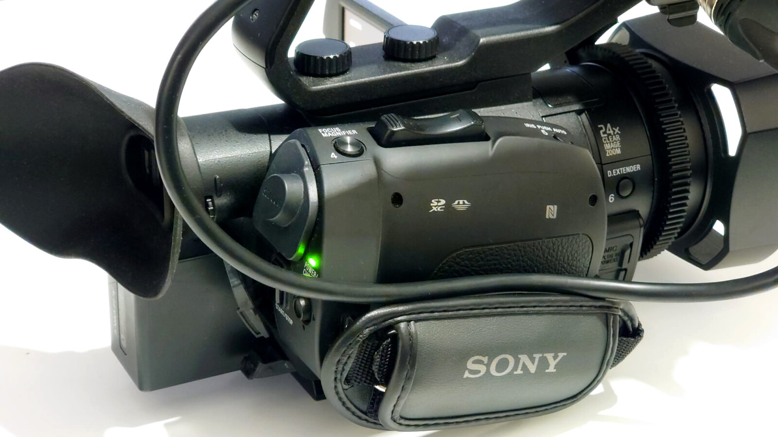 Sony PXW-X70 4K - Photo 4 sur 6
