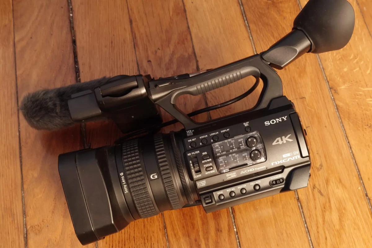 Location Sony HXR-NX200 - Lightyshare