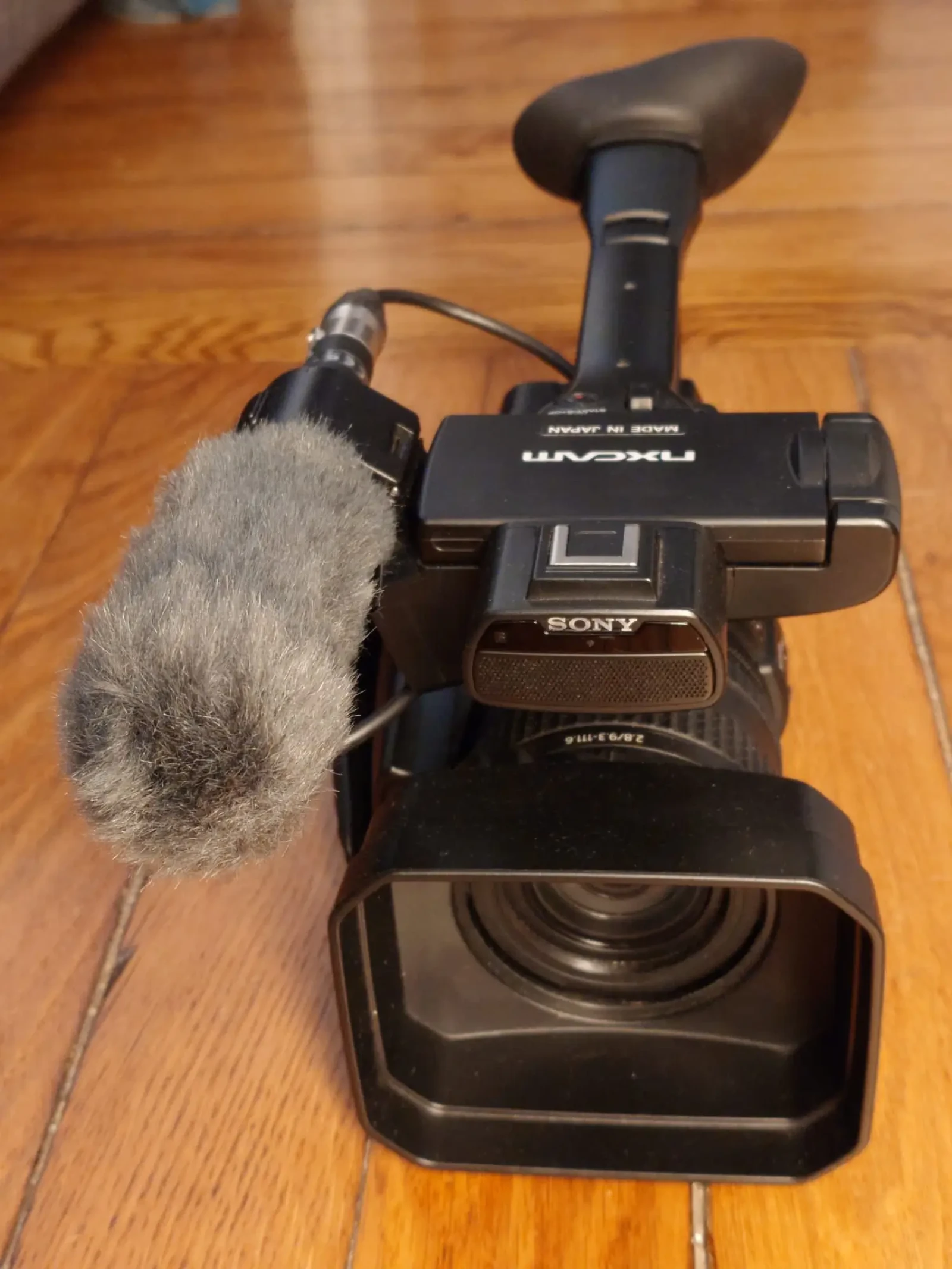 Sony HXR-NX200 - Photo 4 sur 4