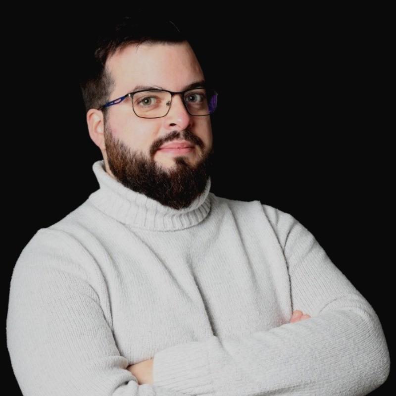 Julien V.